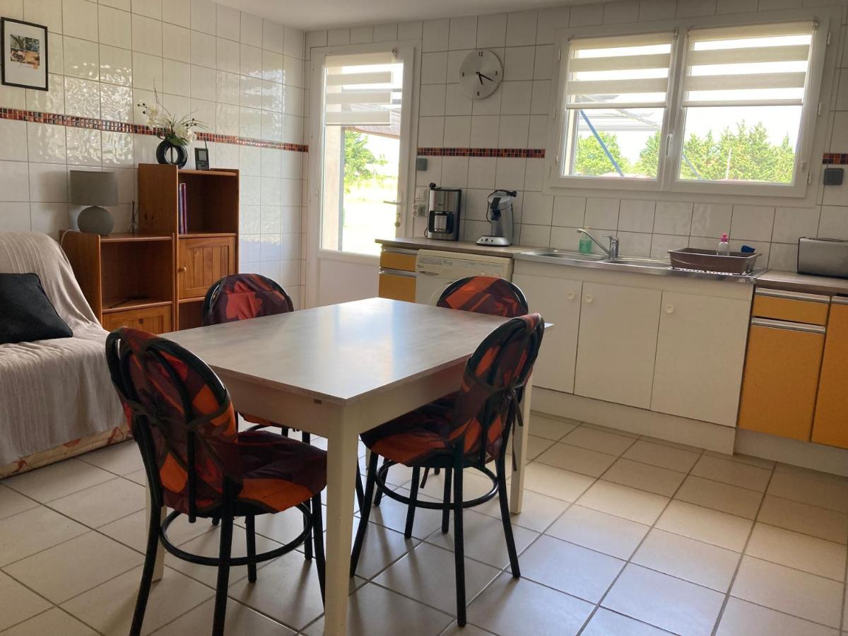 Les Gites Des Noyerettes Besayes Exterior photo
